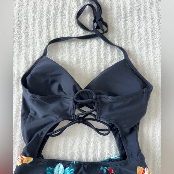Cupshe Black Floral One-Piece Swimsuit - Picture 13 of 13